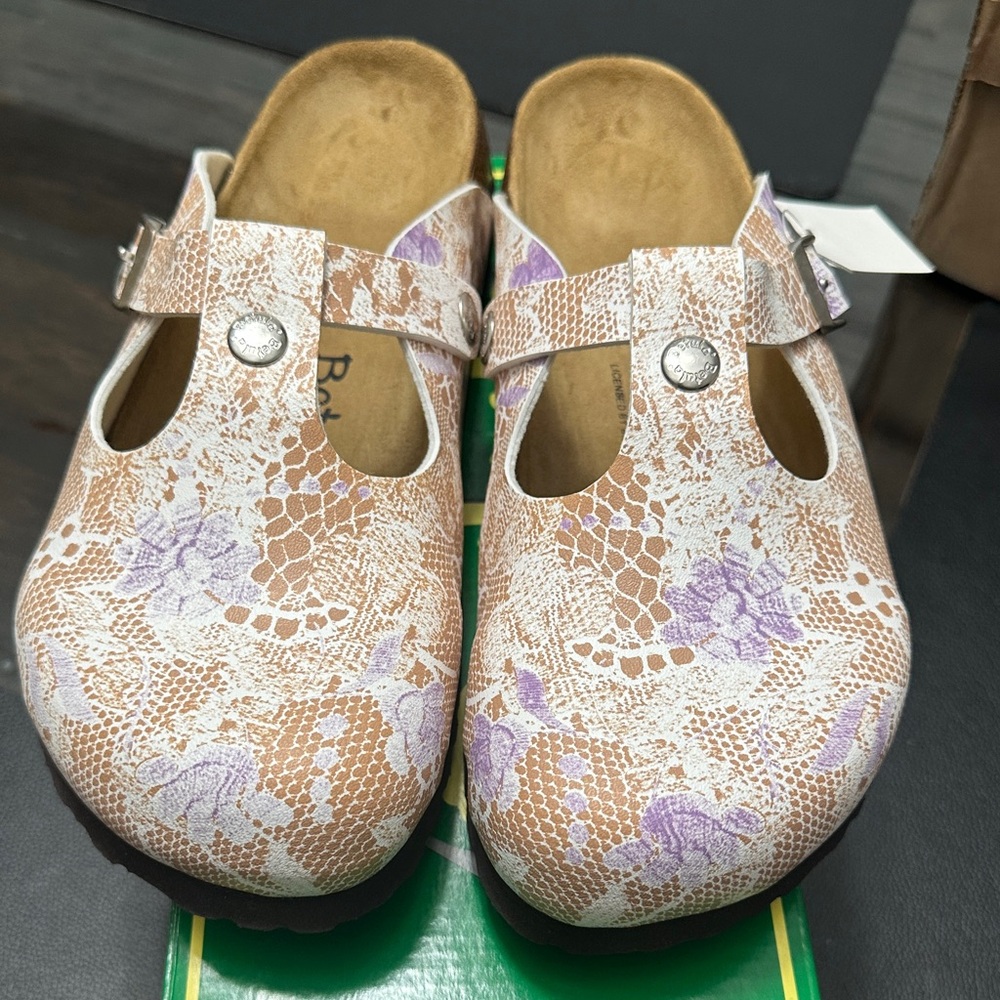 Floral Lace Pattern Clogs with Strap ladies size 9